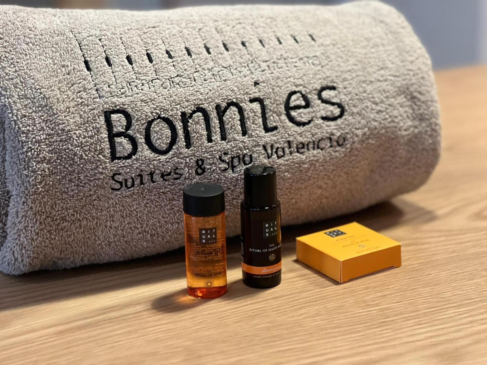 Bonnies Suites & Spa Валенсия Екстериор снимка