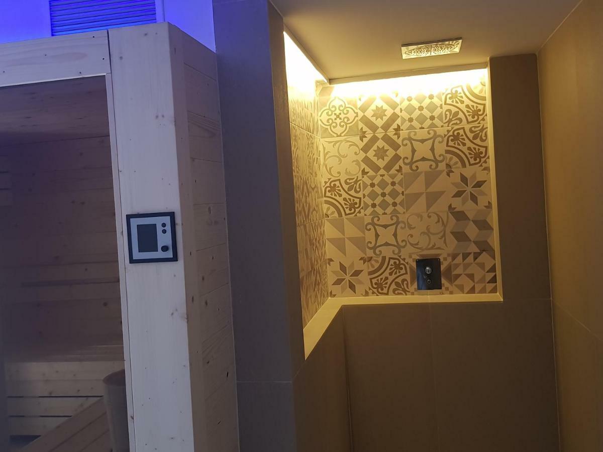 Bonnies Suites & Spa Валенсия Екстериор снимка